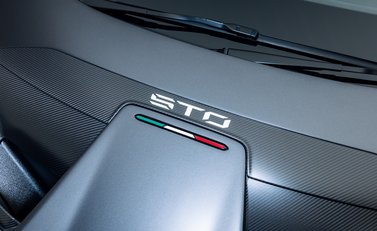 Lamborghini Huracan STO 42