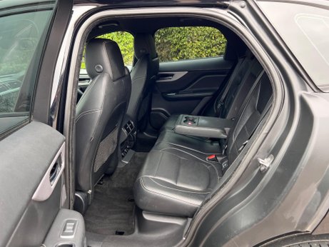 Jaguar F-Pace 2.0 D180 R-Sport Auto AWD Euro 6 (s/s) 5dr 31