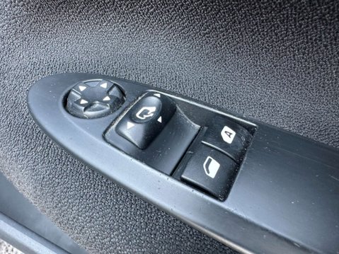 Citroen DS3 1.6 DS3 D Style+ e-HDi 3dr 18