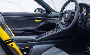 Porsche 718 Spyder RS 18