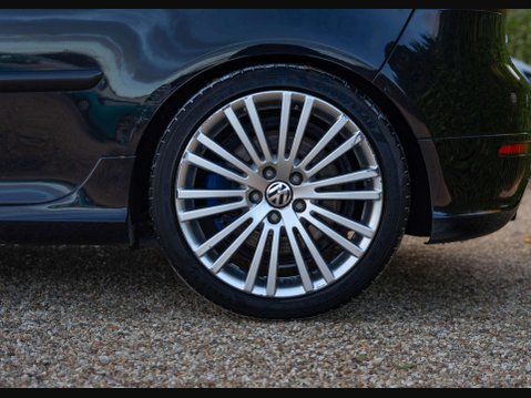 Volkswagen Golf 3.2 Golf R32 Semi-Auto 4WD 3dr 35