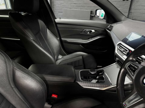 BMW 3 Series 3.0 M340d xDrive MHEV Auto 4WD 4dr 4