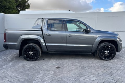 Volkswagen Amarok V6 258 Tdi DSG Aventura Black Edition 4Motion with Roller Shutter 9