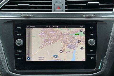 Volkswagen Tiguan R-LINE TSI DSG - ONE OWNER - APPLE CAR PLAY -ADAPTIVE CRUISE 43