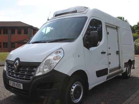 Renault Master 2.3 dCi 35 Business FWD MWB Medium Roof Euro 6 5dr 8