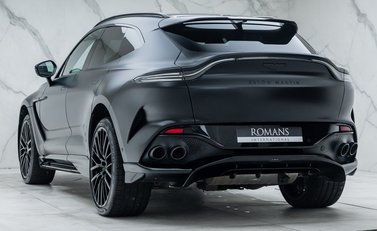 Aston Martin DBX 707 9