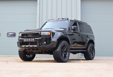 Toyota Land Cruiser 2026 COMMERCIAL 2 inch  lift 22  wheels roof light Seeker styled Rear seats