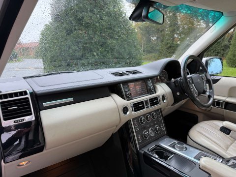 Land Rover Range Rover 4.4 V8 Vogue SE Station Wagon 5dr Petrol Automatic (352 g/km, 295 bhp) 22