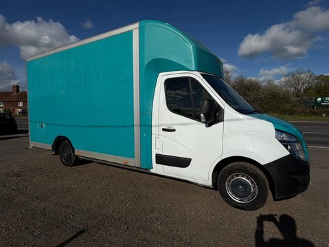 Nissan NV400 2.3 dCi 35 SE Platform Cab FWD L3 Euro 6 2dr 3