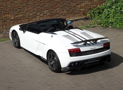 Lamborghini Gallardo LP 570-4 Performante Spyder 16