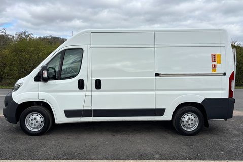 Citroen Relay 35 L2H2 Enterprise Panel Van with Tail Lift 7