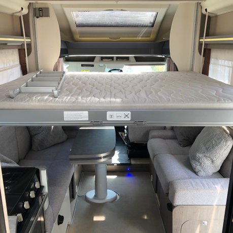 Chausson Titanium 720 Titanium 720 Automatic 6 Berth 3500Kg only 5000 miles 4