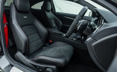 Mercedes-Benz C63 AMG Black Series 14