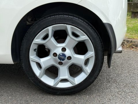 Ford Ka 1.3 TDCi Titanium Euro 4 3dr 15