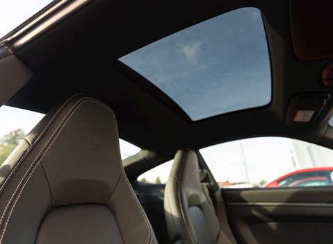 Porsche 911 Carrera 4S (992) 14