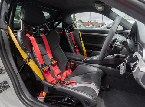 Porsche 911 GT3 (991.2) 12