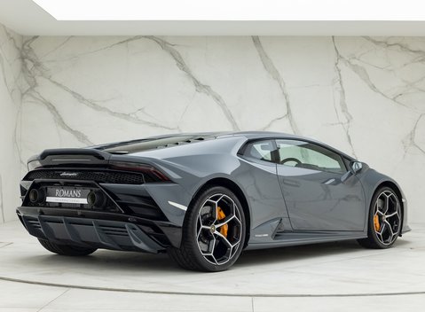 Lamborghini Huracan LP640-4 EVO 7