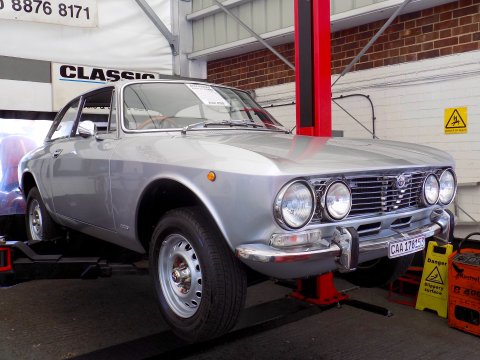 Alfa Romeo GT 1300 Junior 75