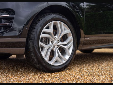 Land Rover Range Rover Evoque 2.0 Range Rover Evoque R-Dynamic SE MHEV Auto 4WD 5dr 38
