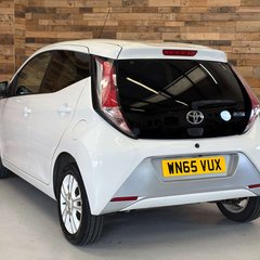 Toyota Aygo 1.0 VVT-i x-pure Hatchback 5dr Petrol Manual Euro 6 (68 ps) 2