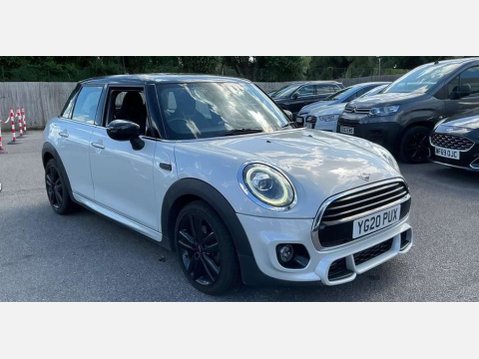 Mini Hatch 1.5 Cooper Sport Auto 5dr 1