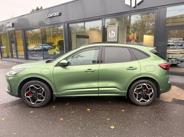 Ford Kuga ST-LINE X 4