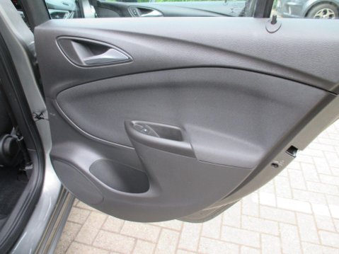 Vauxhall Astra 1.4i Turbo SRi Sports Tourer Euro 6 5dr 41
