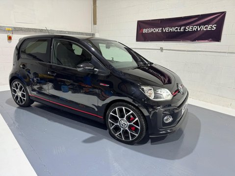Volkswagen Up 1.0 TSI up! GTI 5