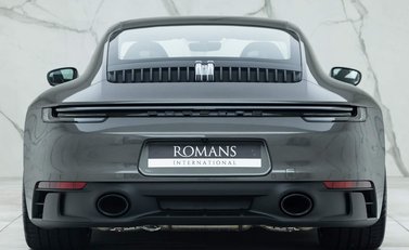 Porsche 911 Carrera GTS (992) 5