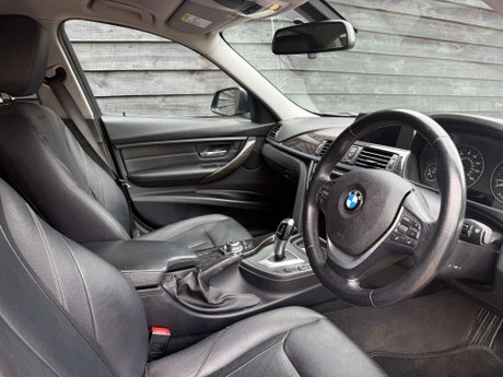 BMW 3 Series 2.0 320d Luxury Auto 4dr 44