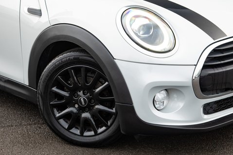 Mini Hatch COOPER CLASSIC 11