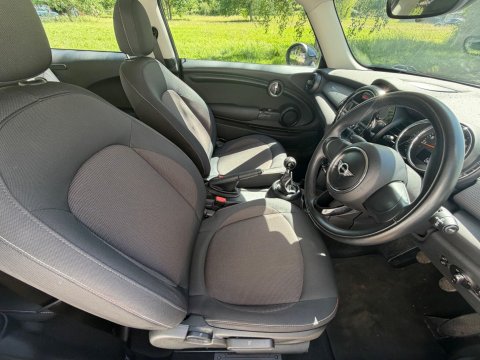 Mini Hatch COOPER 27