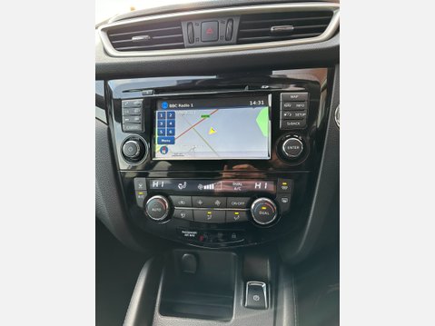 Nissan Qashqai 1.5 dCi Tekna 2WD Euro 5 (s/s) 5dr 10