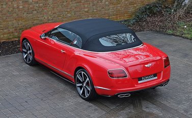 Bentley Continental GT V8 S Convertible Mulliner 20