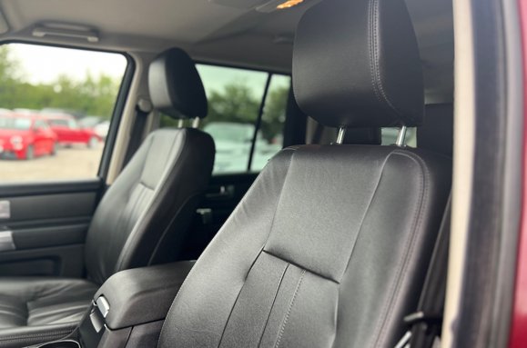 Land Rover Discovery SDV6 SE AUTO 7 SEATER 39