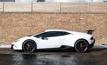 Lamborghini Huracan Performante 2