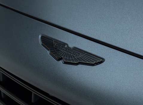 Aston Martin DBX 707 33