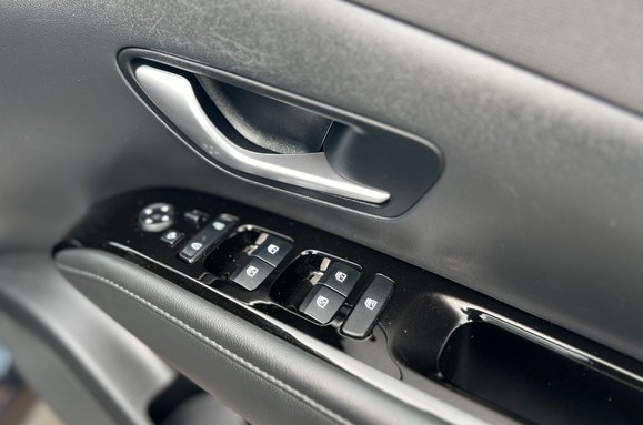 Hyundai TUCSON 1.6h T-GDI ULTIMATE AUTO PETROL HYBRID 26