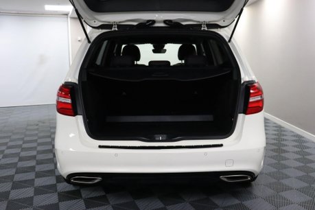 Mercedes-Benz B Class B 180 D AMG LINE PREMIUM 14