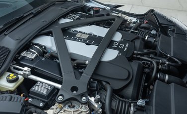 Aston Martin DBS Superleggera 40