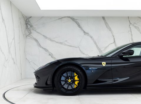 Ferrari 812 Superfast 25