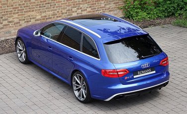 Audi RS4 Avant 11