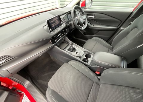 Nissan Qashqai DIG-T ACENTA PREMIUM MHEV 9