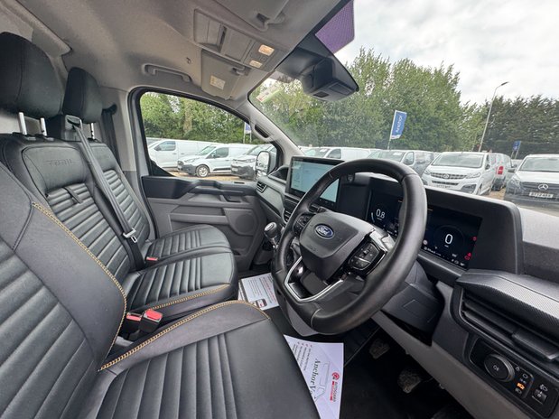 Ford Transit Custom SWB L1H1 [SOLD CM] Low Roof Trail 320 Air Con Alloys Sensors EURO 6 15