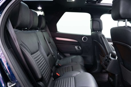 Land Rover Discovery 3.0 Discovery R-Dynamic SE D MHEV Auto 4WD 5dr 11