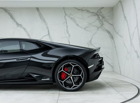 Lamborghini Huracan LP640-4 EVO 33