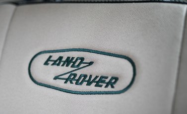 Land Rover Defender 110 Heritage 20