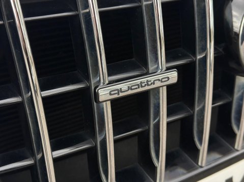 Audi Q3 2.0 TDI S line S Tronic quattro Euro 5 (s/s) 5dr 20