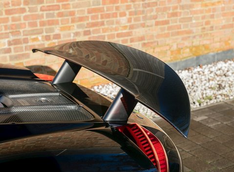 Porsche 918 Spyder Weissach 34