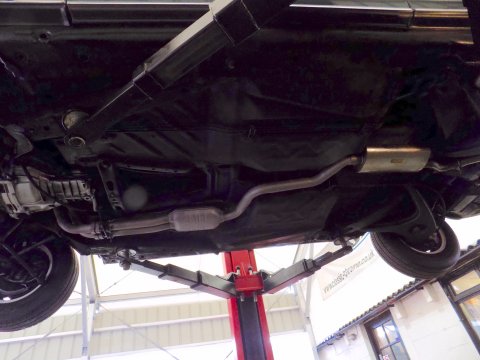 Mercedes-Benz W123 230 CE Pillarless Coupe 32